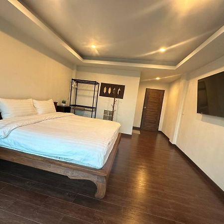 Chris Jay @ Cnx Apartment Chiang Mai Bagian luar foto