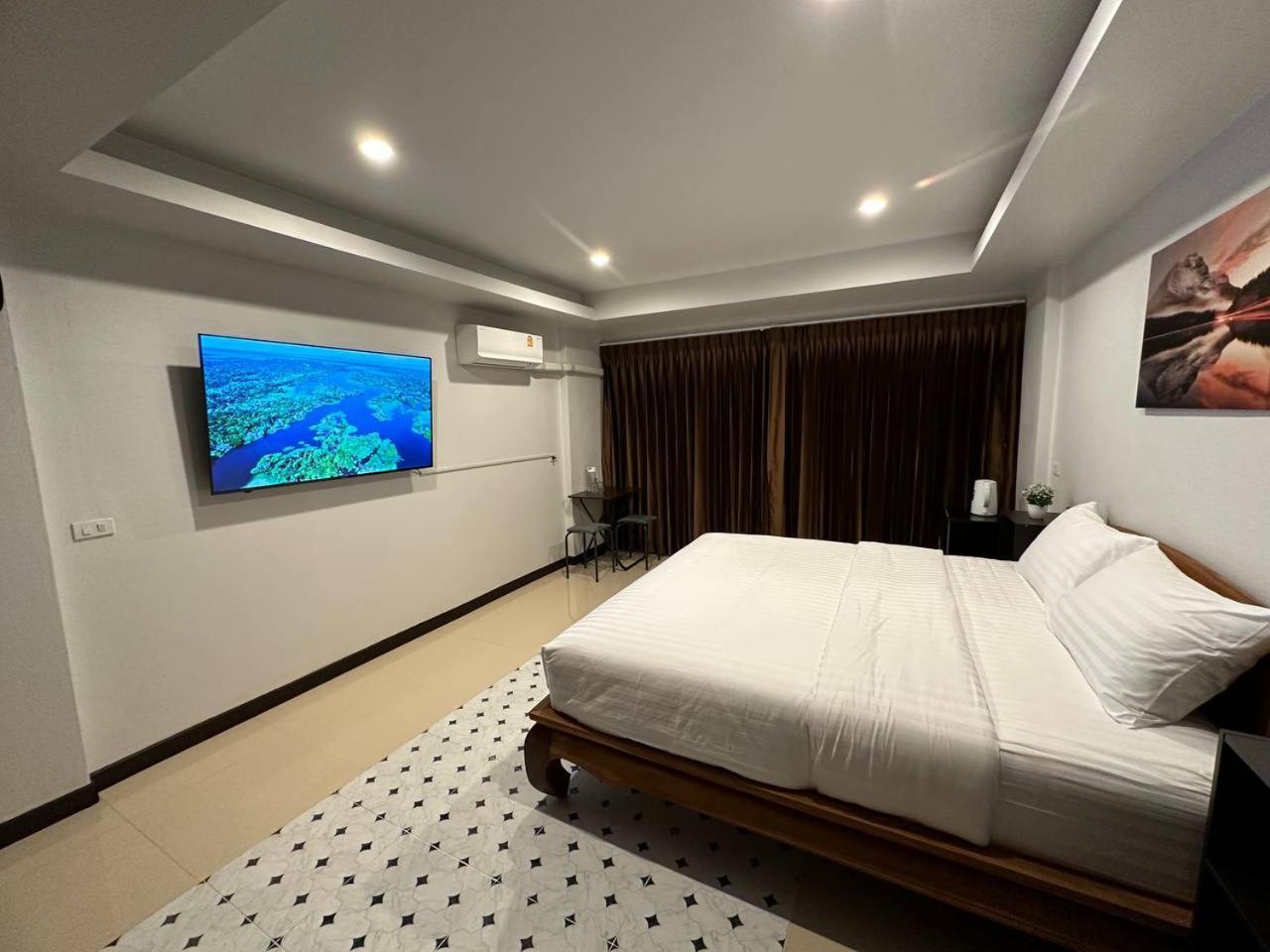 Chris Jay @ Cnx Apartment Chiang Mai Bagian luar foto